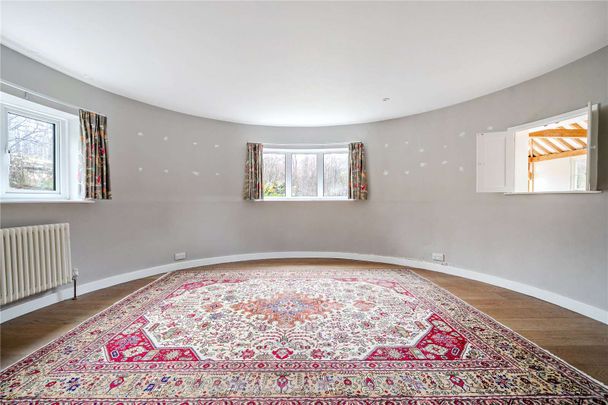 A beautifully presented oast house on the outskirts of Cranbrook - Photo 1