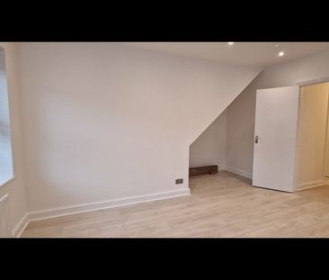 3 Bed Flat, Earlsfield Road, SW18 - Photo 5