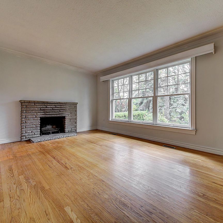 For Lease - 463 Avon Crescent, Oakville, Ontario - Photo 1