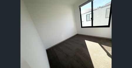 Spacious 4-Bedroom Townhouse for Rent – Prime Location! - Photo 5