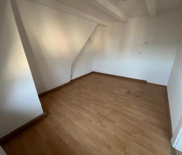 Zentrale 4-Zimmer-Wohnung mit Dachgeschosszimmern in Hof - Foto 4