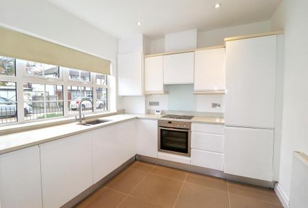 3 bedroom semi-detached house to rent - Photo 4