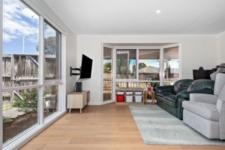 Neat, Sweet and Petite! - Photo 4