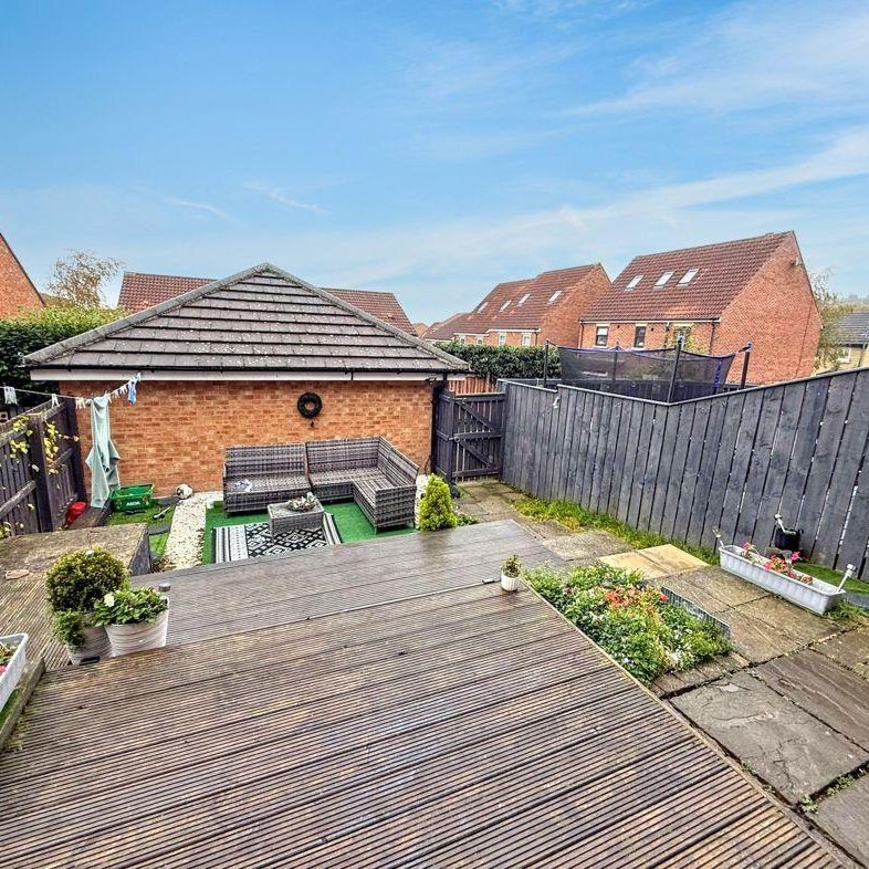 4 bed town house to rent in DH9 - Photo 1