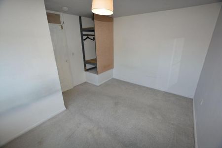 1 bedroom semi-detached house to rent - Photo 2