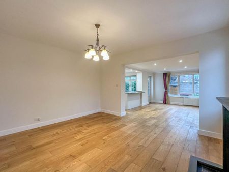 4 bedroom detached house to rent - Photo 2