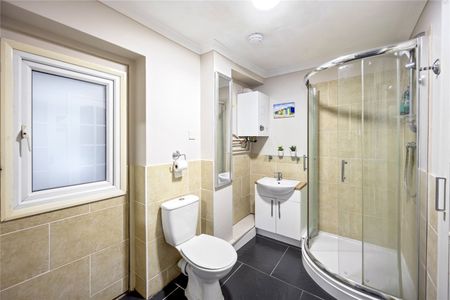 4 bedroom detached house to rent - Photo 5