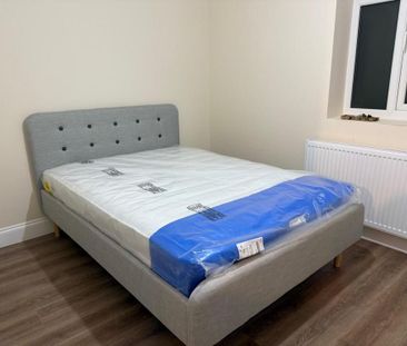 1 bedroom in a house share to rent - Photo 2