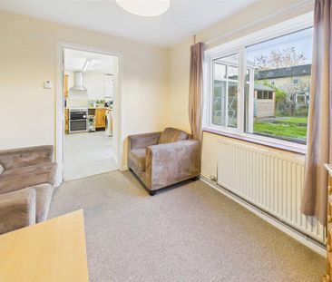 4 bedroom terraced house to rent - Photo 1