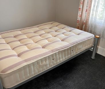 1 Bed Flat, Wellwood Road, IG3 - Photo 5