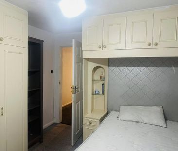 5 bedroom semi-detached house to rent - Photo 6