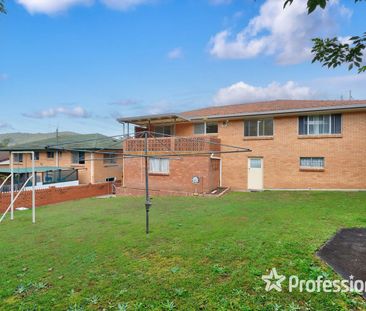 Oversized family home! - Photo 1