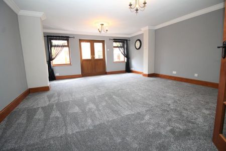 3 bedroom semi-detached house to rent - Photo 4