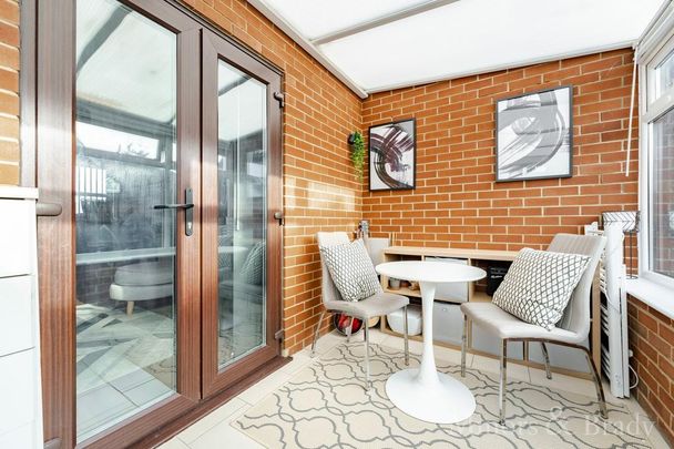 2 bedroom end of terrace house to rent - Photo 1