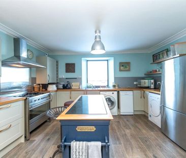 4 bedroom terraced house to rent - Photo 3