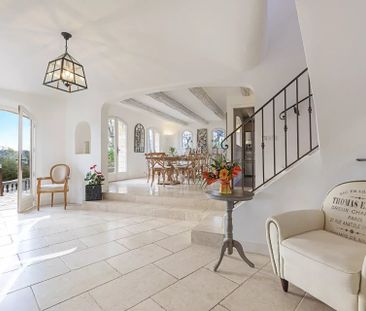 Maison à louer Mougins, Cote d'Azur, France9 000 EUR / Mois - Photo 4