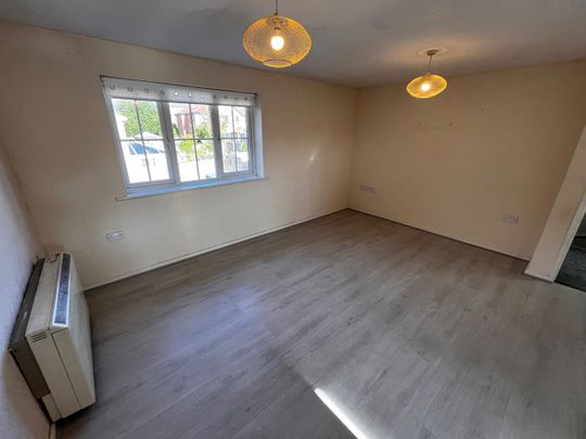 2 Bed Maisonette, Bellfield Close, M9 - Photo 1