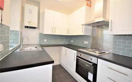 5 bedroom terraced house to rent - Photo 3