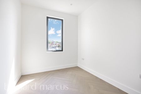 High Street - Photo 2