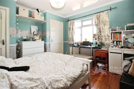 Aldershot Road, Guildford, Surrey, GU2 8AE - Photo 2