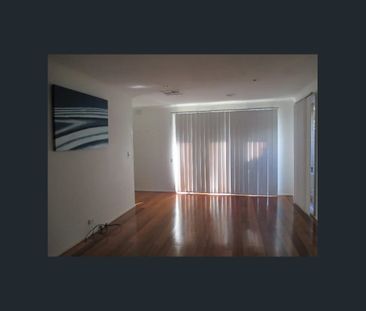 Spacious 3-Bedroom Family Home with Parking for Four, Endeavour Hills - Photo 1