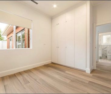 South Yarra - Photo 2