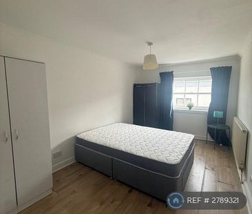 1 bedroom in a flat share to rent - Photo 4