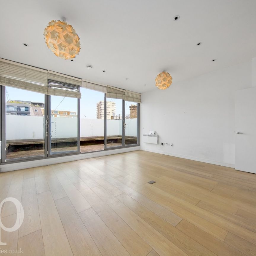 3 Bedroom Flat, Marshall Street, London, Greater London, Soho, W1F - Photo 1