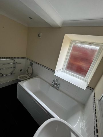 3 bedroom ground floor flat to rent - Photo 5