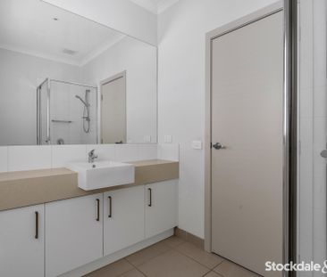 Location Convenient Lifestyle - Photo 6