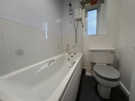 2 bedroom semi-detached house to rent - Photo 2