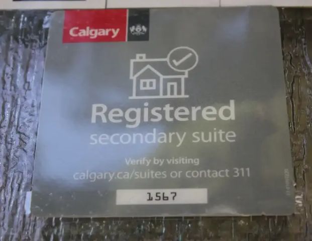 Price reduced. Good place for UoC, SAIT, Winston Churchill's students | Calgary - Photo 1