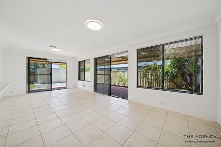 Freshly Renovated Home Offering Comfort and Convenience in Orelia - Photo 2