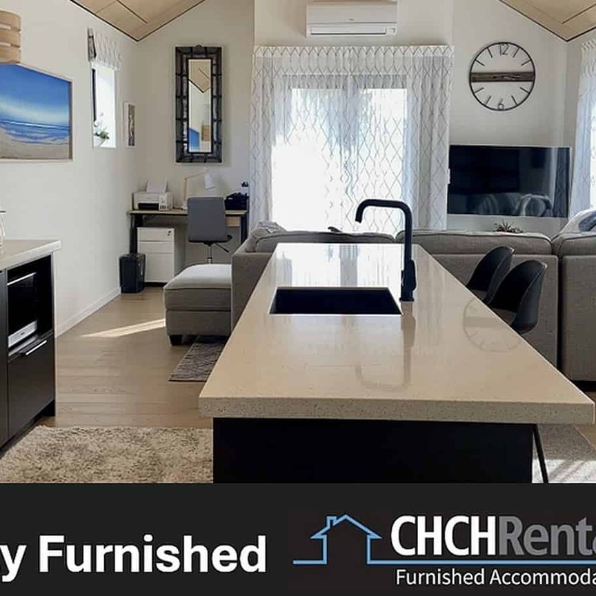 Fully Furnished Immaculate & Architecturally Designed Front Townhouse! - Photo 1