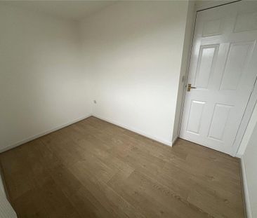 3 bedroom end of terrace house to rent - Photo 3