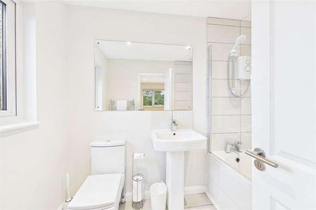 Park Road, Farnborough, Hampshire, GU14 - Photo 5