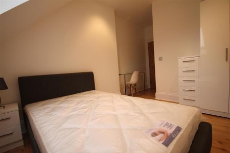 3 bedroom apartment to rent - Photo 3