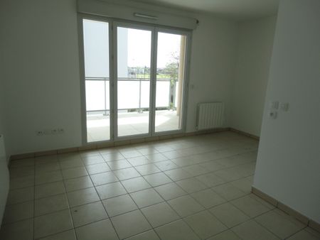 Location Appartement 2 pièces 37m² DECINES CHARPIEU 69150 - Photo 5