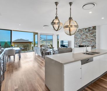 1/100 Hedges Ave, Mermaid Beach QLD 4218 - Duplex For Rent | Domain - Photo 2