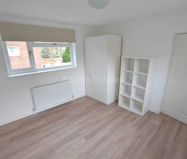Price £2,000 pcm - Available Now - Part Furnished - Photo 3