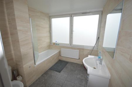 House share to rent - Photo 4