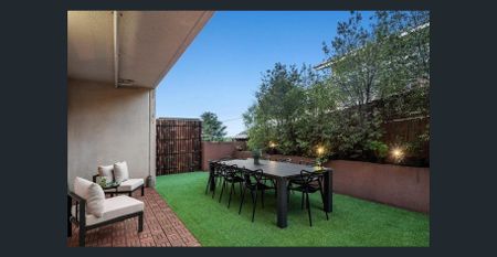 Contemporary Lifestyle, Convenient Location with an Expansive Courtyard - Photo 4