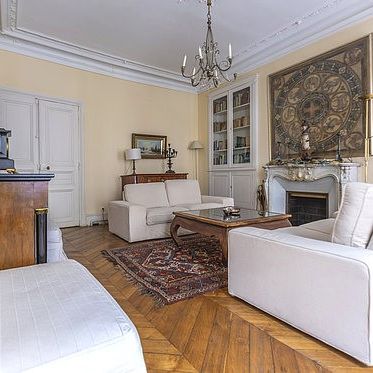 Tout savoir sur cet appartement dans le quartier Saint Philippe du Roule, à Paris 8ème - Photo 1