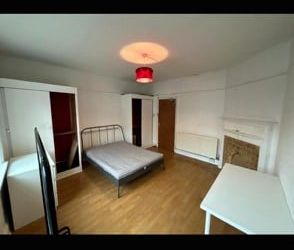 Room in a Shared Flat, West Court, BN3 - Photo 2