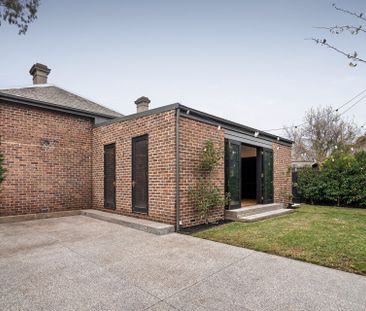 Timeless Charm Meets Modern Living in the Heart of Caulfield South - Photo 2
