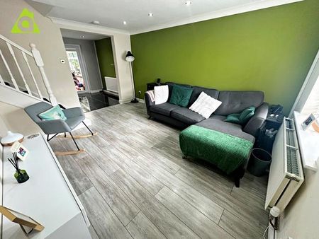 3 bedroom detached house to rent - Photo 2