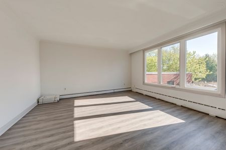 For Lease - 362 Royal York Road Unit# 2, Toronto, Ontario - Photo 4