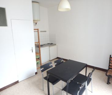 Location Appartement 1 pièce 17m² - Photo 3