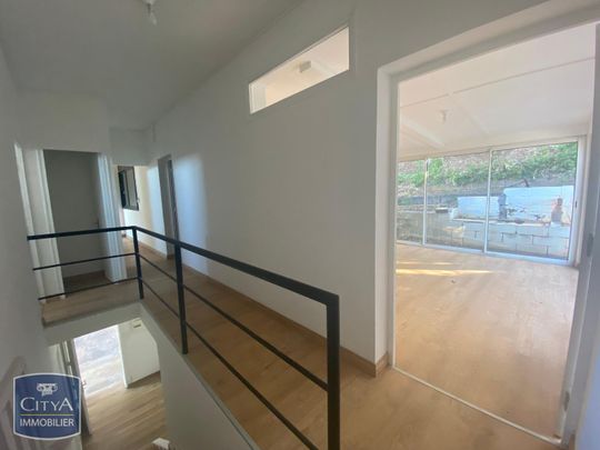 Location Appartement 4 pièces 105m² ST DENIS 97400 - Photo 1