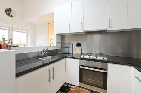 2 Bed Semi-Detached House, Chapel Gate Mews, SW4 - Photo 2